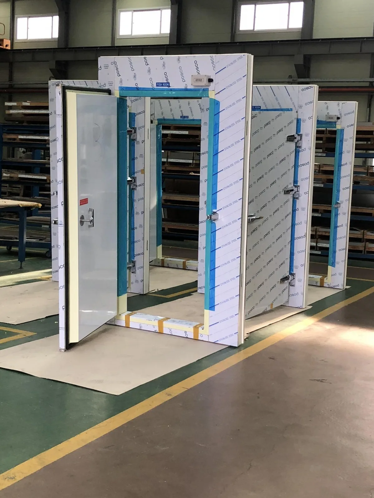 Discontinuous PUR/PIR System