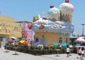 Colorful polyurethane foam theme park building structures